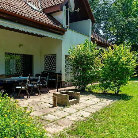 Family Lake House With Big Garden And Garden Place Nyaraló Balatonszemes